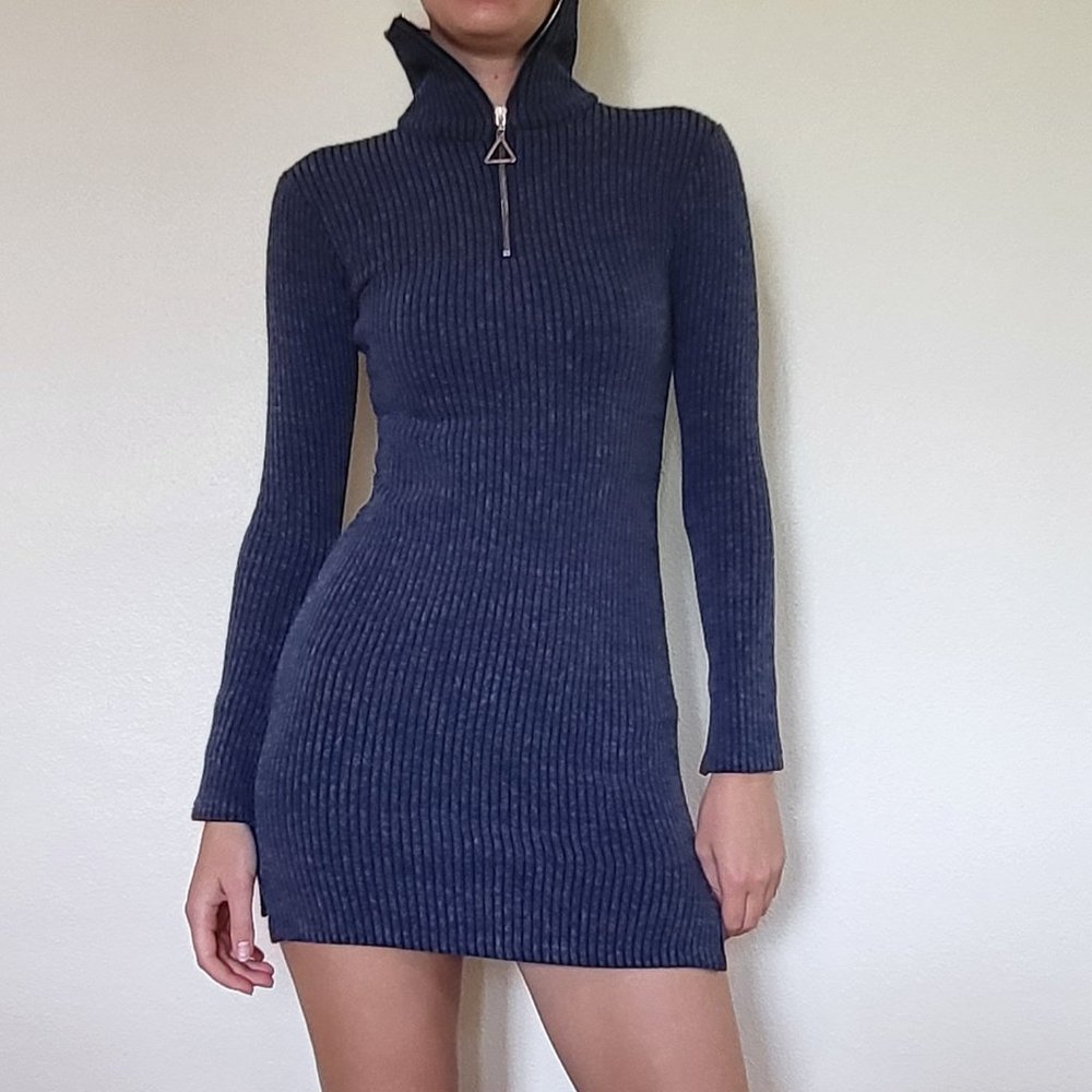 Knitted Dress with Statement Collar!